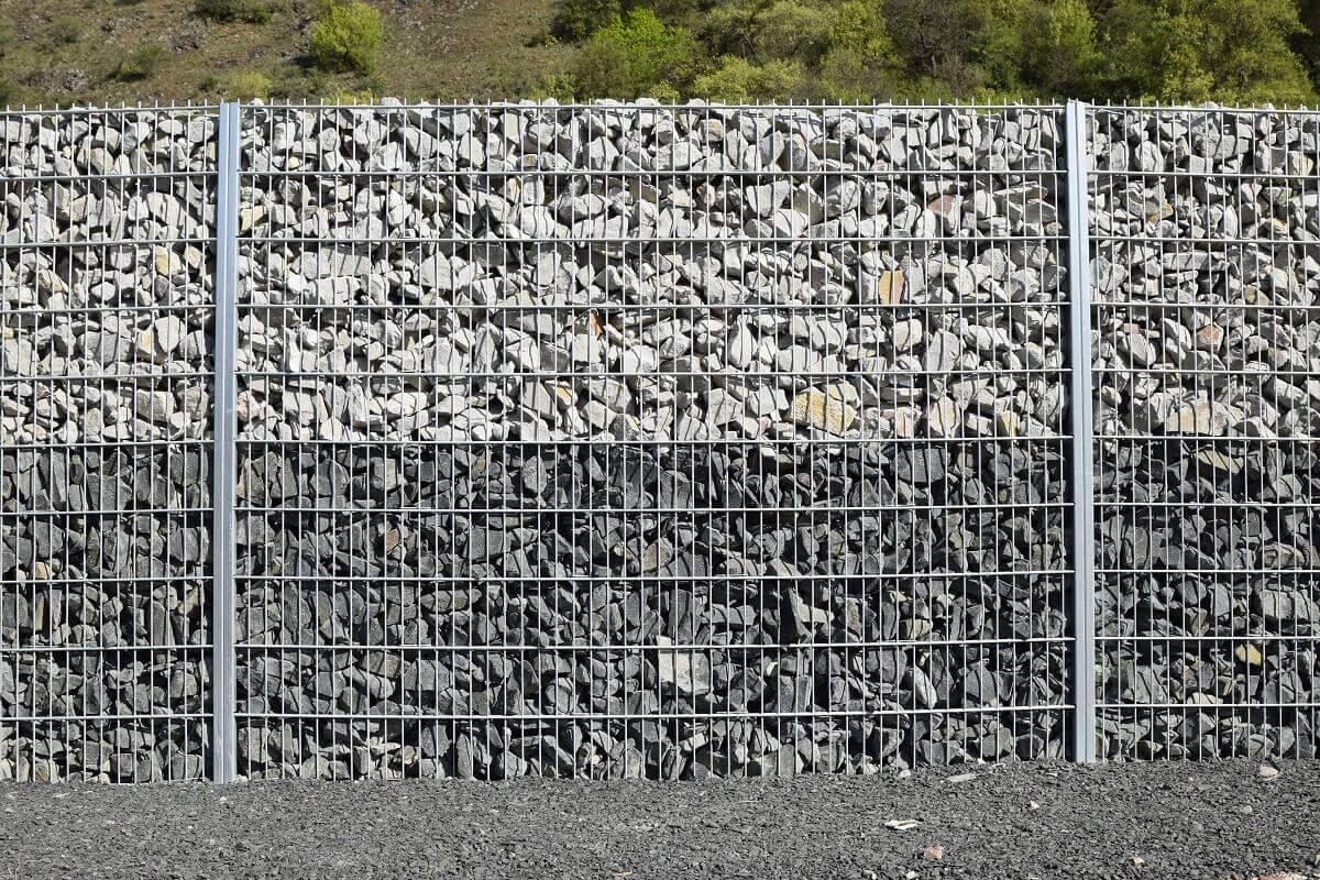 Die hellen Steine stammen aus dem Steinbruch Henau, während die dunklen aus Kirn kommen.